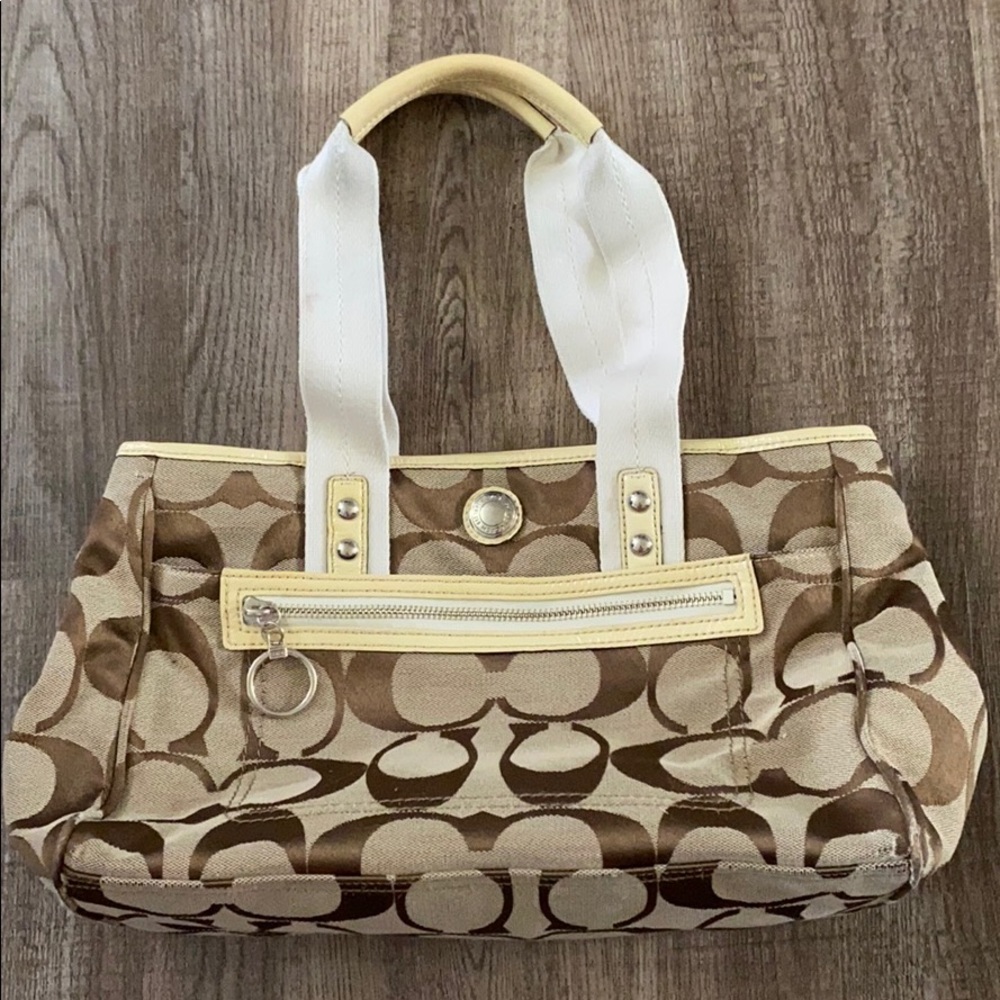 Coach Daisy Signature Tote